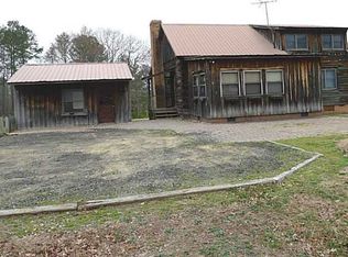 2451 Nutter Trl, Saluda, VA 23149