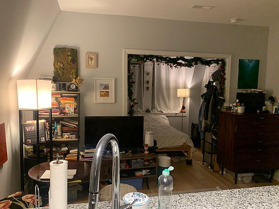 4th image of 4201 Pine St #3F