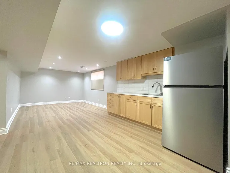 365 Mississauga Valley Blvd #LOWER — Photo 7