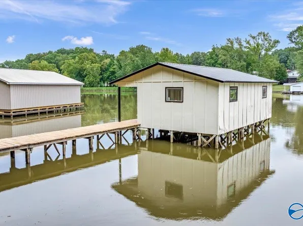 3604 Lindsey Ln, Guntersville, AL 35976