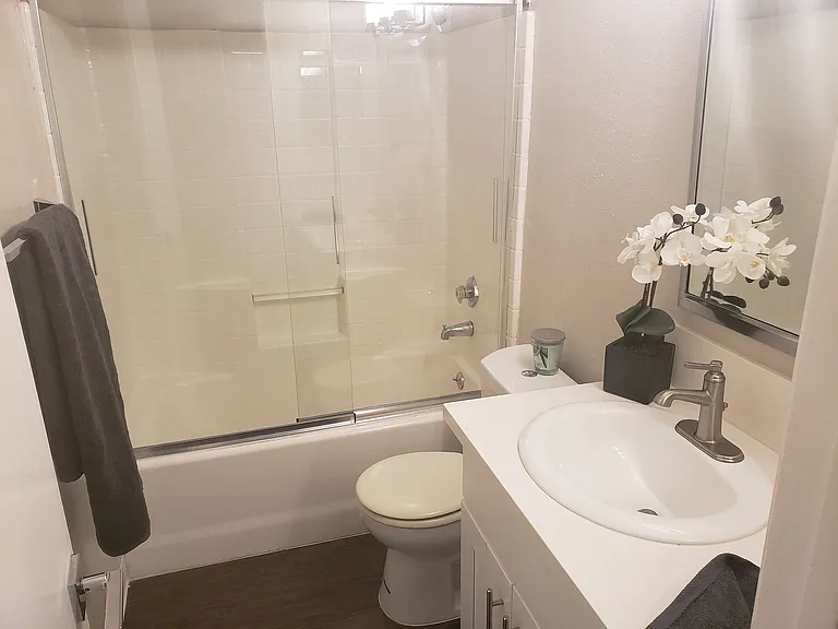 4225 Longridge Ave — Photo 36