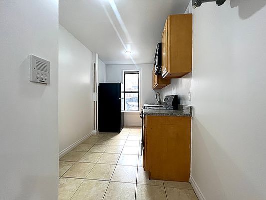 5th image of 522 W 147th St APT 24
