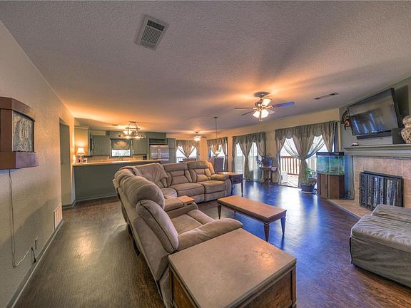 5th image of 501 Balboa Dr E
