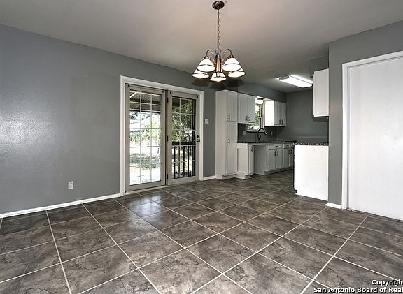 4th image of 6142 Fir Valley Dr