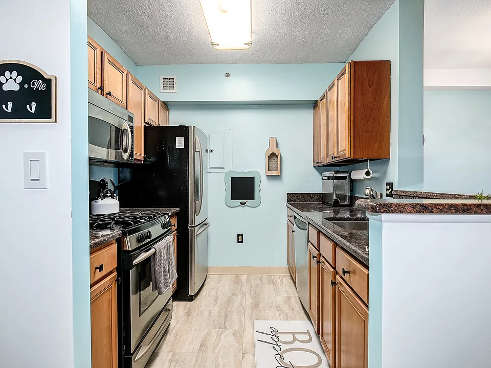 7111 Woodmont Ave #111