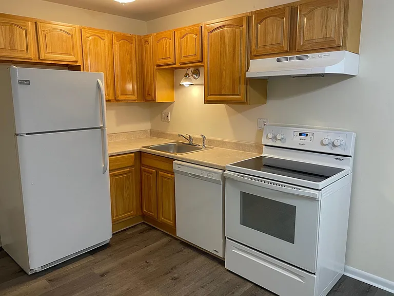 131 N Main St #16 — Photo 6