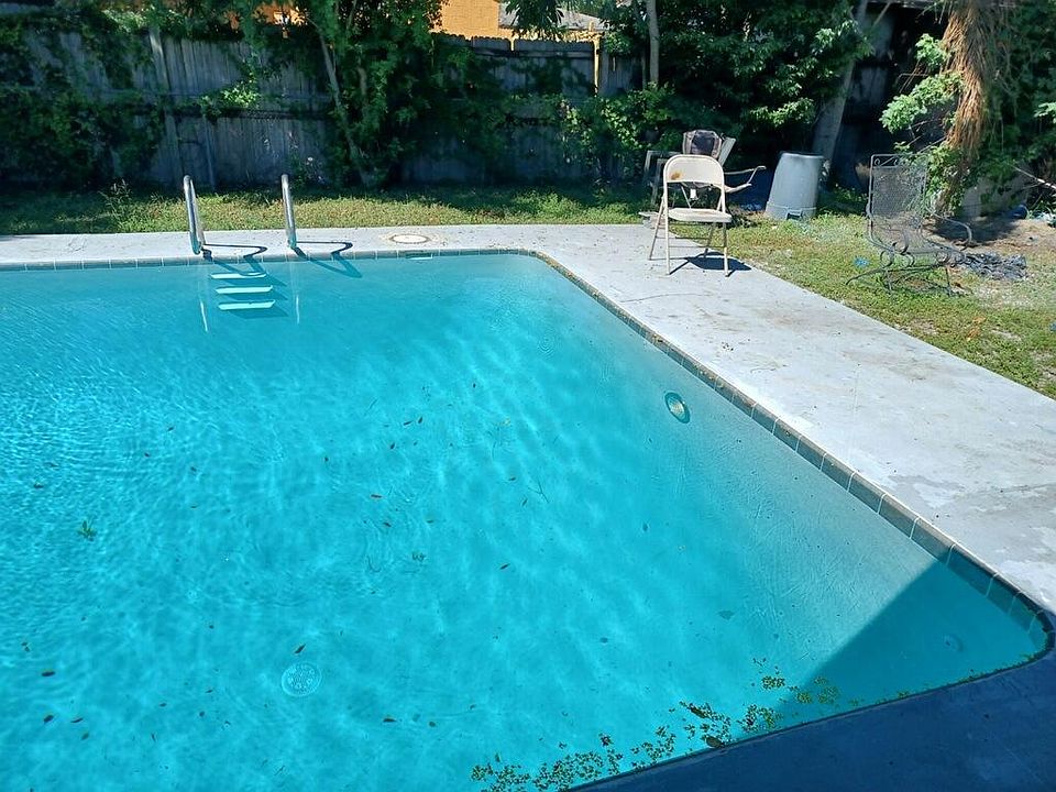 2nd image of 4572 La Vista Dr