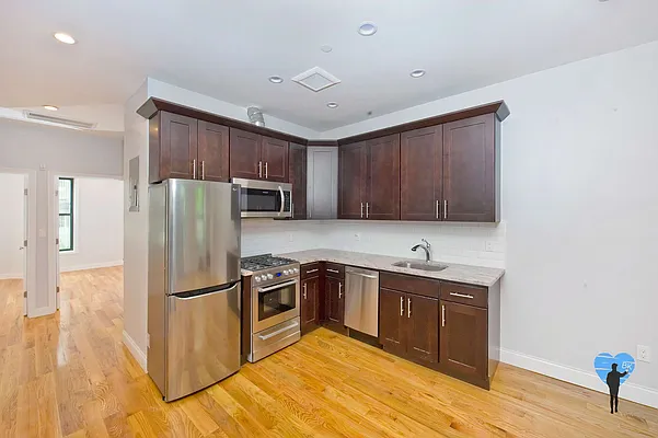 Rented by Next Door Realty NYC | media 4