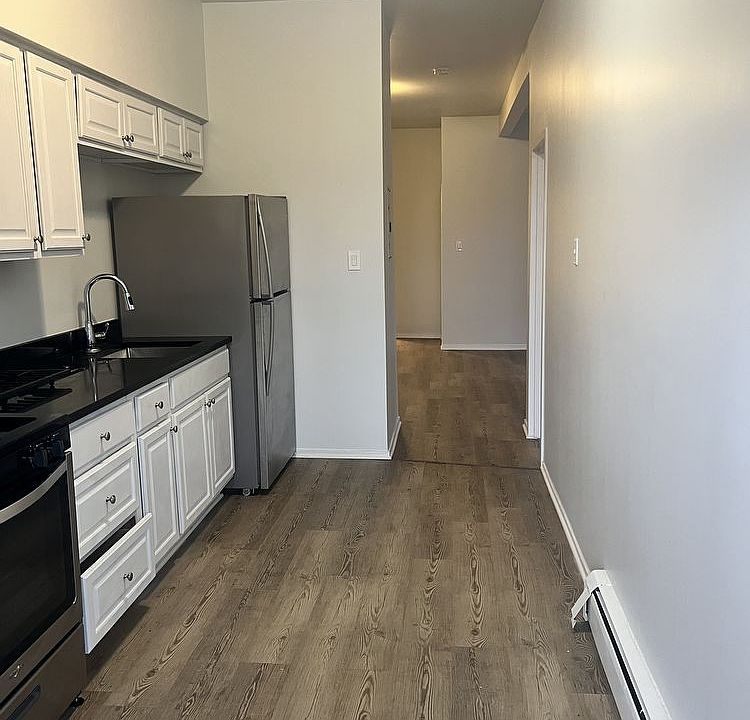 1st image of 4426 S Michigan Ave #306