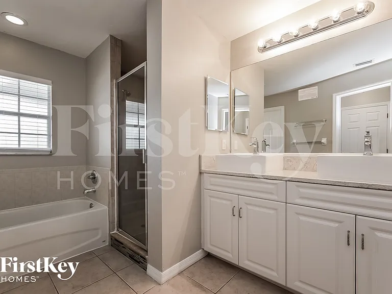 129 Wanatah Ave S — Photo 10