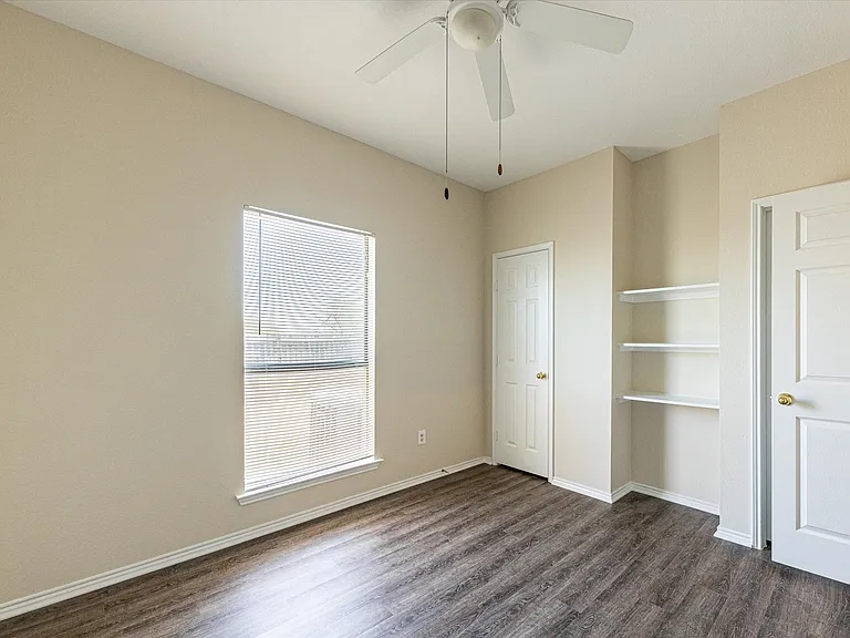 101 Collett Ct #101 — Photo 14