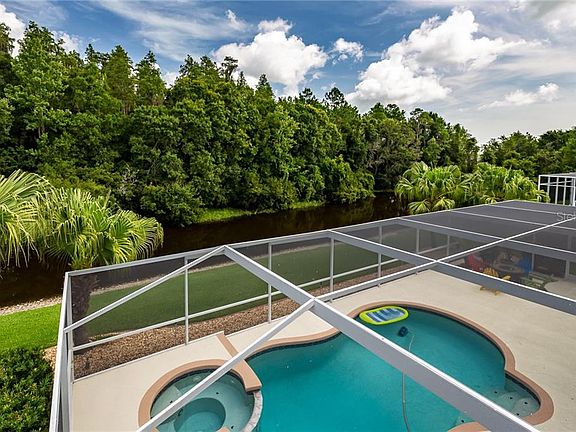 2nd image of 18118 Royal Forest Dr