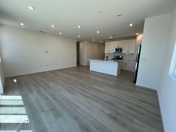 kitchen/dining