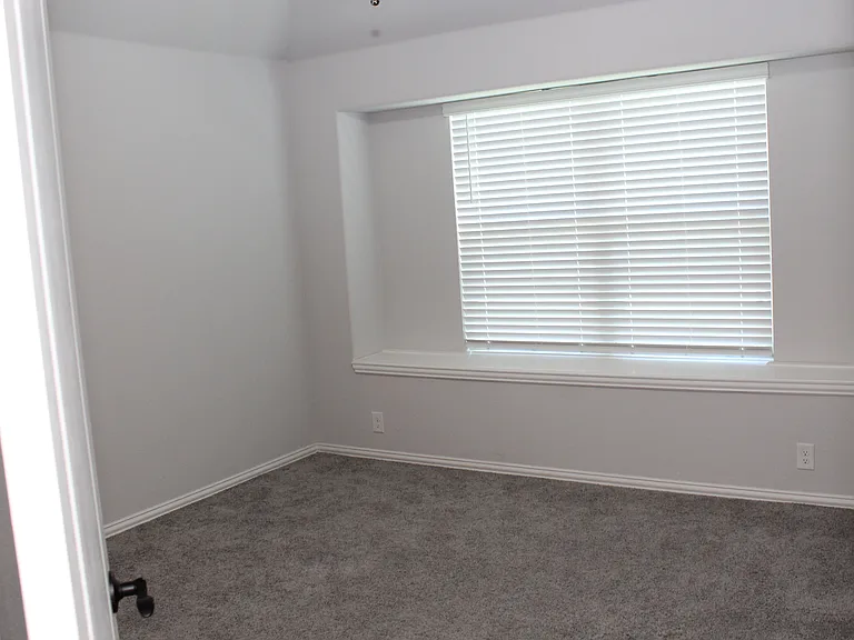 1221 Verheyden Dr — Photo 25