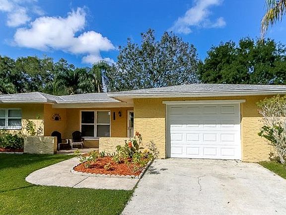 2nd image of 408 Maplewood Dr