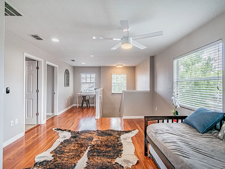 2907 W Chestnut St — Photo 40