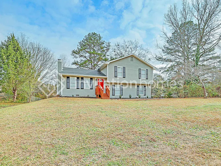 1114 Westchester Dr SW — Photo 1