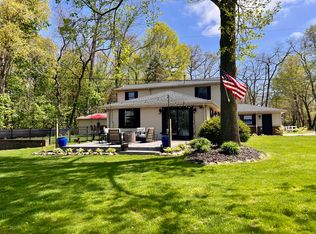 20070 Parkway Ave, Three Rivers, MI 49093