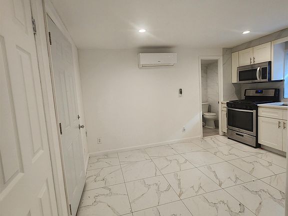 4th image of 155 Summit Ave #G2