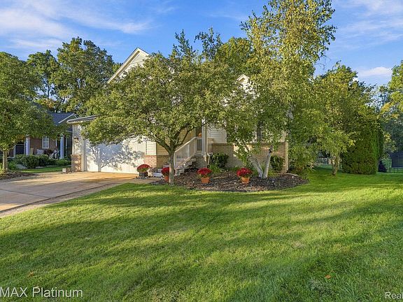 2nd image of 973 Callaway Ct