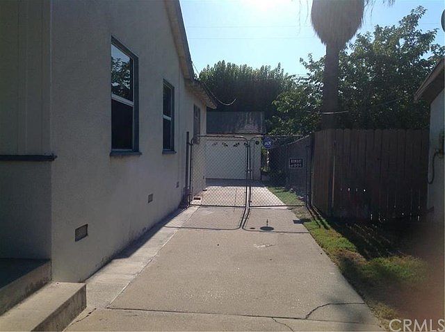 2nd image of 3663 N Mountain View Ave