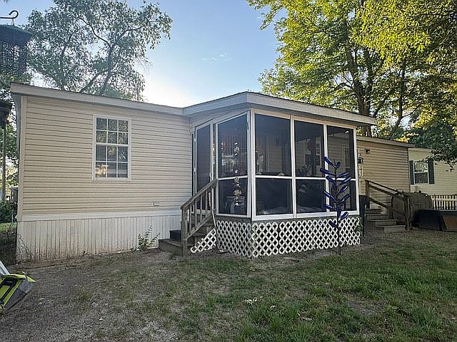 1st image of 25867 Plum St