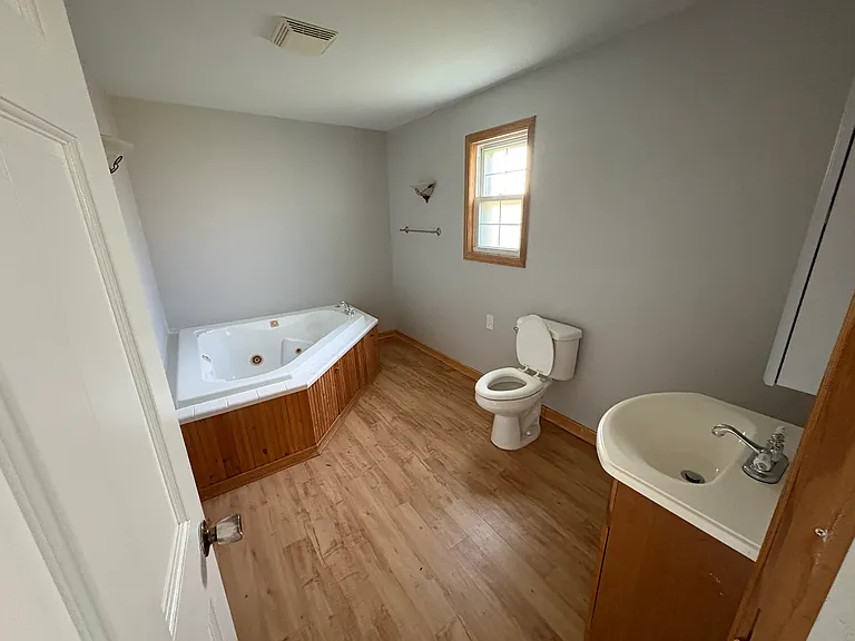 5852 Beech Daly Rd — Photo 5
