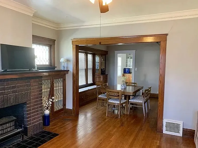 11710 Buckingham Ave — Photo 9