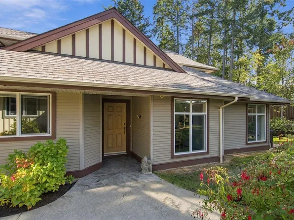 340 Young St Unit 4, Parksville, BC V9P 1C5