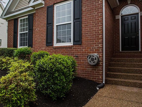 4th image of 1145 Summerville Cir