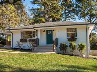 956 Magnolia Dr SE, Smyrna, GA 30082
