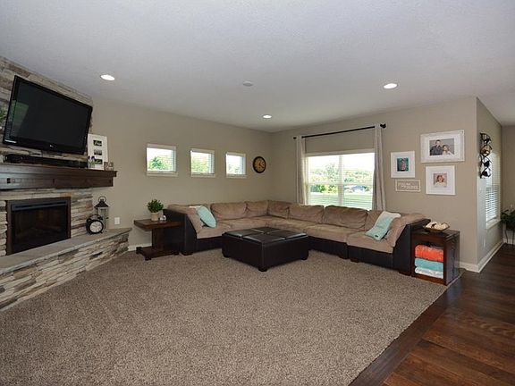 5th image of 208 NW Mils Dr