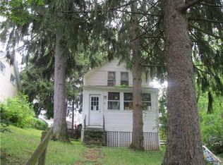 3 Nixon Dr, Rochester, NY 14622