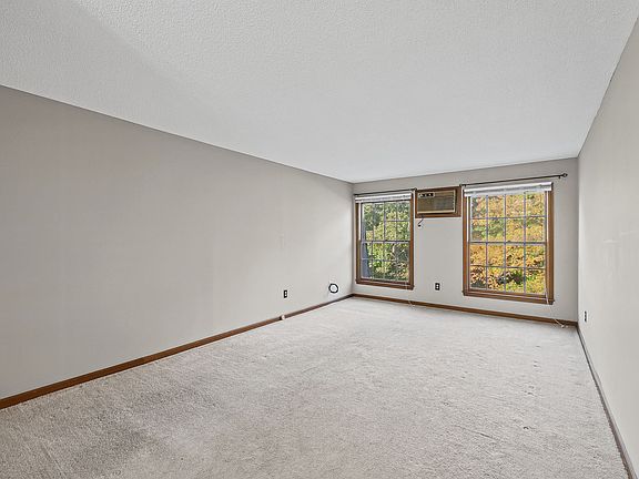 3rd image of 34A Padanaram Rd #307