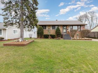 8031 Spruce St, Highland, IN 46322