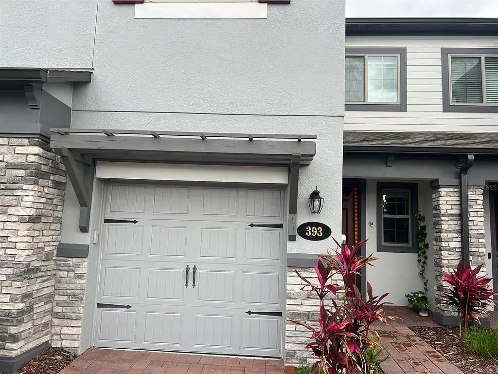 3 bed, 3.5 bath, 1676 sqft, $2,300 — Photo 2