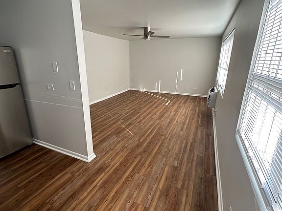 5th image of 8039 S King Dr #1