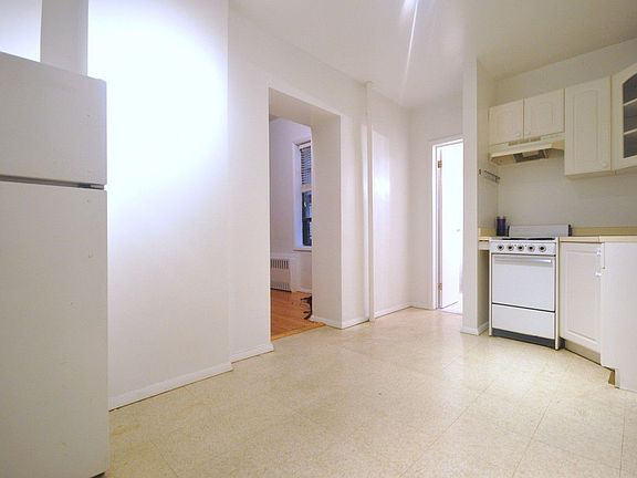 4th image of 335 E 94th St APT B
