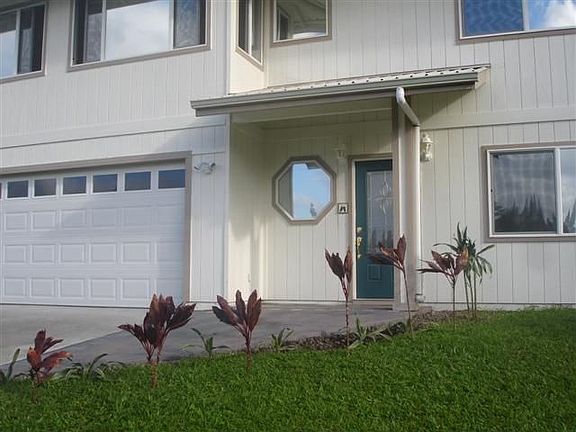 2 bedrooms 2.5 baths over 1500 square feet of living space