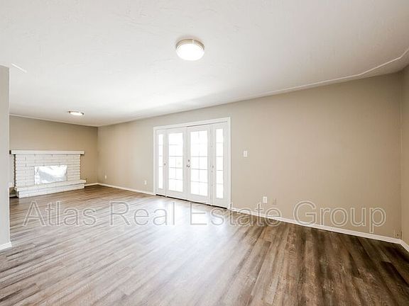 3rd image of 1113 W Campo Bello Dr
