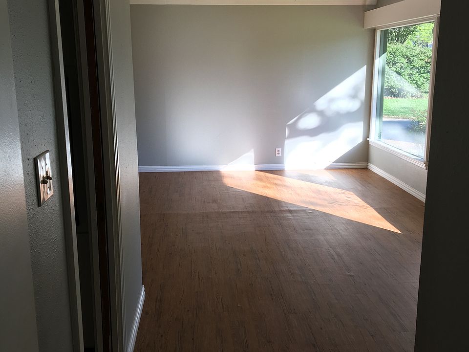 1st image of 610 W Marvin Ave
