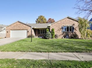 2604 Cherry Creek Rd, Champaign, IL 61822