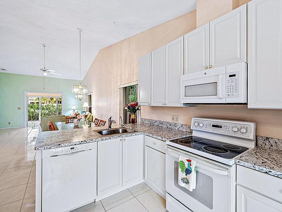 4th image of 10843 SE Sea Pines Circle