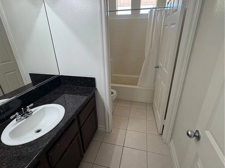 15147 Paddock St — Photo 5