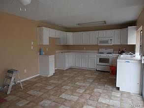 4th image of 24890 Bay Ave