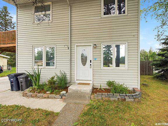 5th image of 1300 Wintergreen St