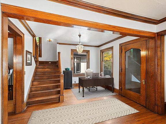 4th image of 2508 Humboldt Ave S