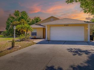 5462 Cynthia Ln, Sarasota, FL 34235