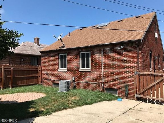 3rd image of 1615 North Ave