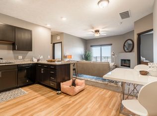 8300 Cheney Ridge Rd #156, Lincoln, NE 68516